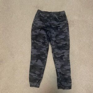 Gap kids black/grey camo pants. 98% cotton, 2% spandex.